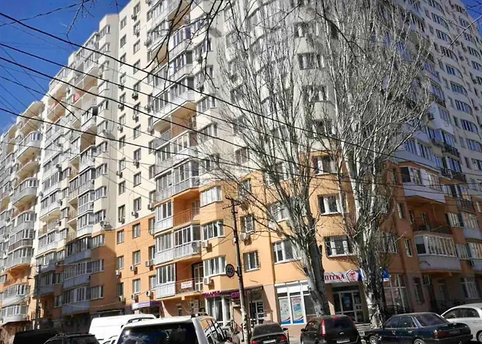 Apartments & Vernissage On Kostandi
